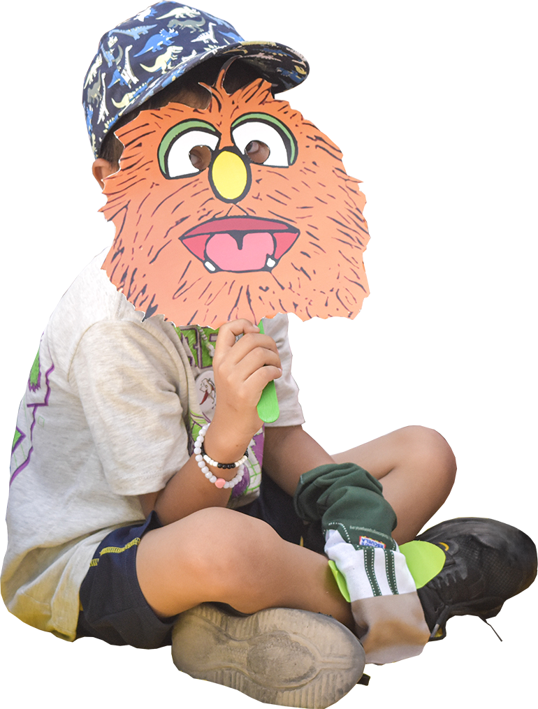 niño con máscara